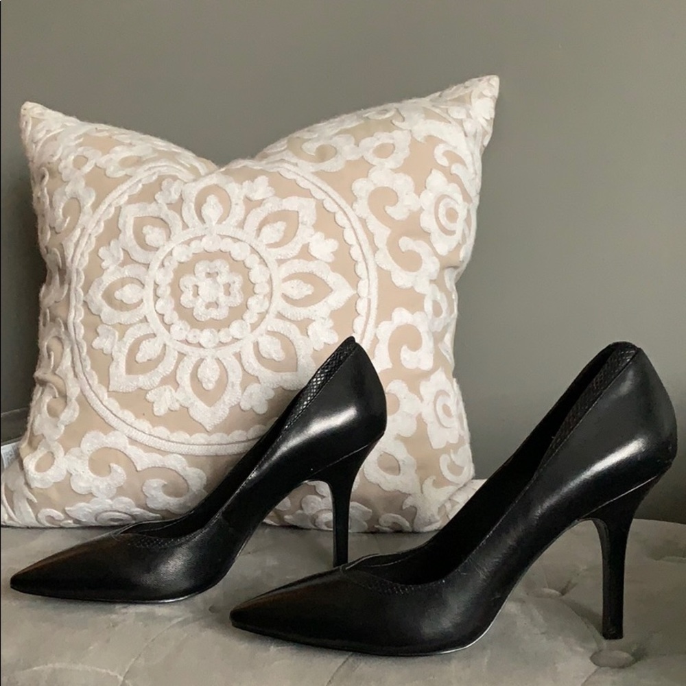 🖤 Sexy Black Leather Snake Embossed Stilettos 🖤